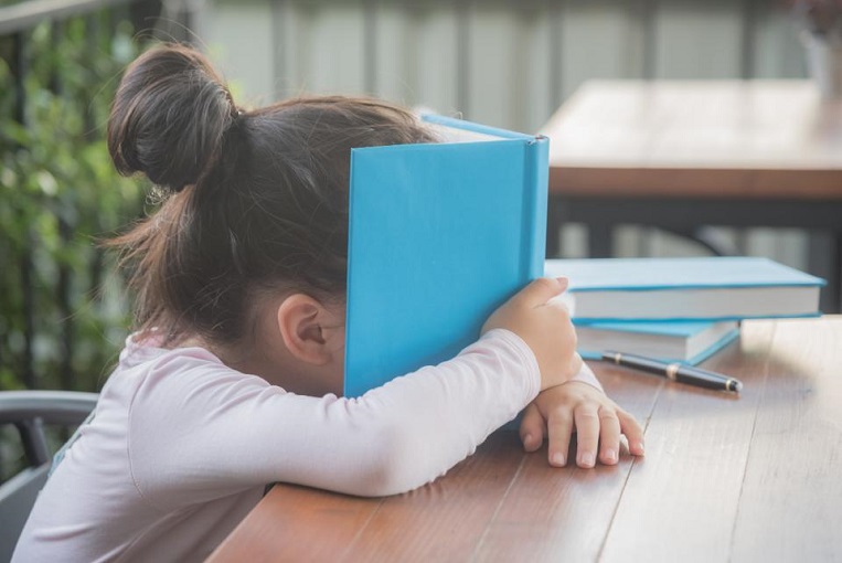 «Όχι διάβασμα στο σπίτι» - Το κίνημα των γονιών είναι πλέον δυνατό και στην Ελλάδα