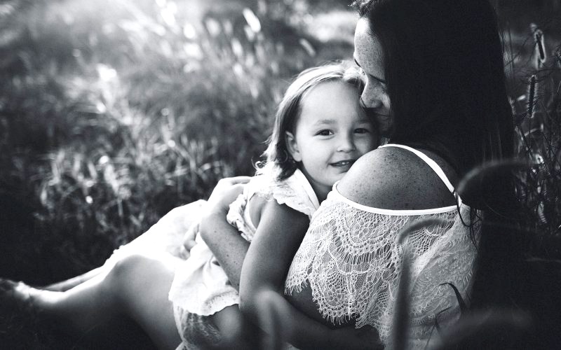 Το παιδί χρειάζεται μια μαμά που να είναι εκεί, βράχος ακλόνητος στα εύκολα και τα δύσκολα