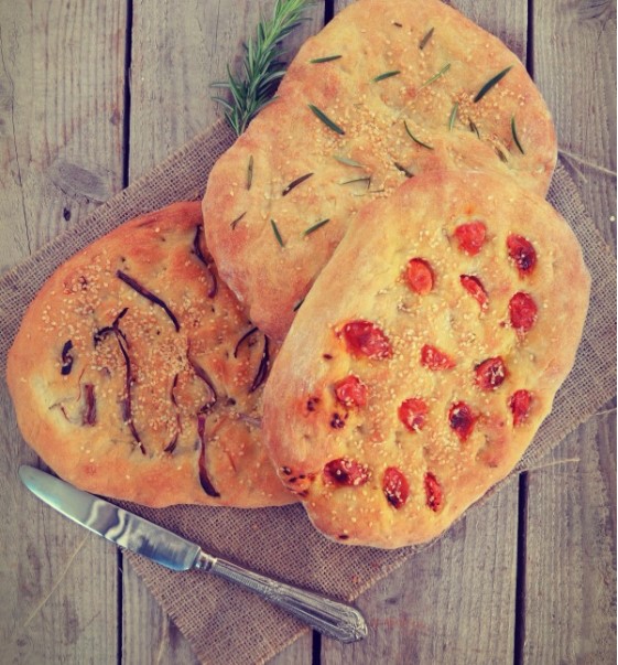 Καθαρά Δευτέρα: Η πιο εύκολη και νόστιμη συνταγή για λαγάνα