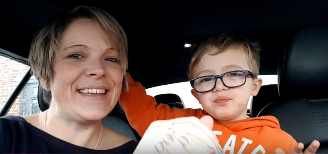 Το πιο συγκινητικό video που θα δεις σήμερα | 50 μαμάδες, 50 παιδιά, 1 extra χρωμόσωμα