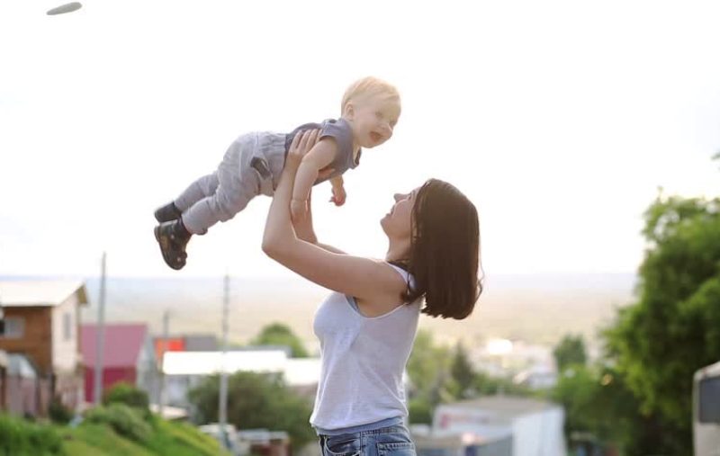 7 λόγοι που υποδέχεσαι κατάκοπη τη Δευτέρα αν είσαι μητέρα μικρών παιδιών