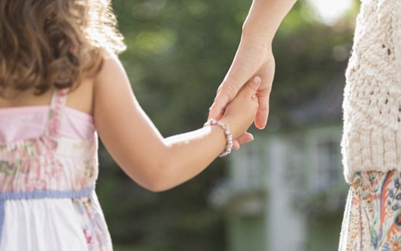 Έχουμε μπερδέψει την αγάπη μας για τα παιδιά μας με το "πάρε"