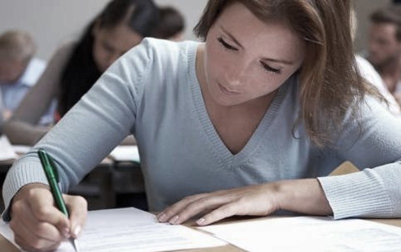 Πανελλαδικές «τέλος» - Ο βαθμός απολυτηρίου θα καθορίζει την εισαγωγή στα ΑΕΙ - ΤΕΙ