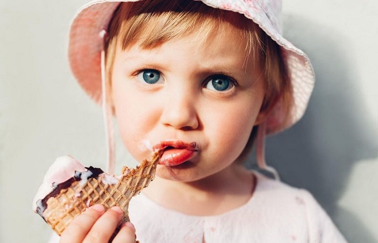 Πώς θα φτιάξεις υγιεινό παγωτό χωρίς ζάχαρη για τα παιδιά