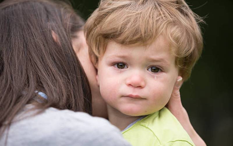 4 τρόποι για να σταματήσετε την γκρίνια του παιδιού