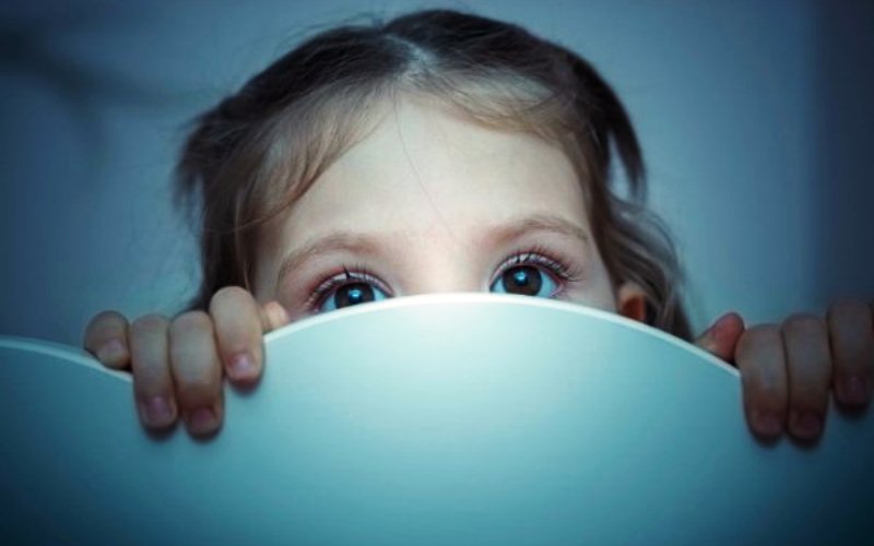 Παιδική κακοποίηση: Τα σημάδια που θα σε βάλουν σε υποψία και τι μπορείς να κάνεις