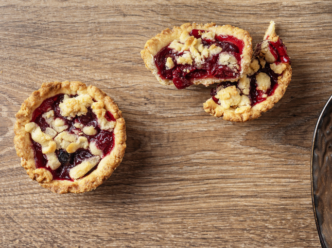 Ταρτάκια βρώμης με γιαούρτι και φρέσκα φρούτα