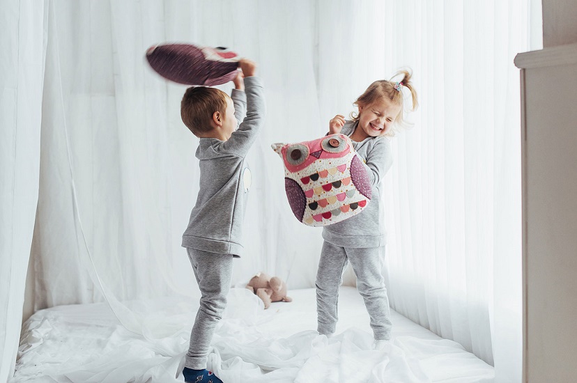 Θα πληρώνουν 300€ στους γείτονες κάθε φορά που κάνουν φασαρία τα παιδιά τους