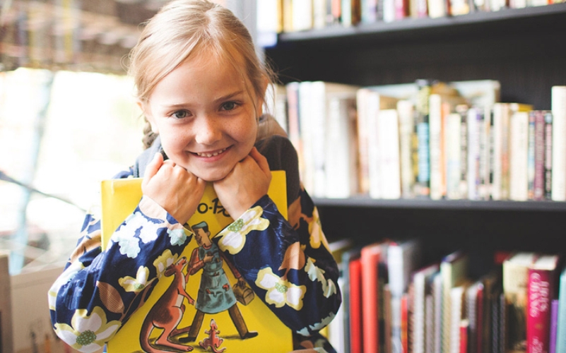 Πόσο βαθιά θα βάλουμε οι γονείς το χέρι στην τσέπη για τα σχολικά φέτος