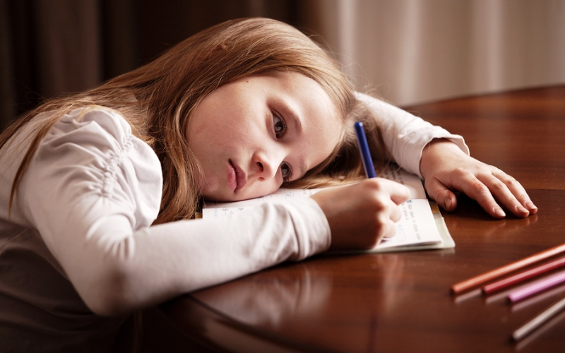 Το πρωινό ξυπνητήρι πρέπει να χτυπά αργότερα για τους μαθητές σύμφωνα με έρευνες