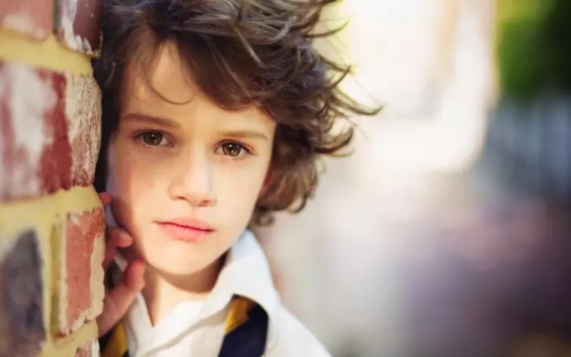 Βάλτε τέλος στον σεξισμό και τη σεξουαλική παρενόχληση, μεγαλώνοντας ευαισθητοποιημένους γιους