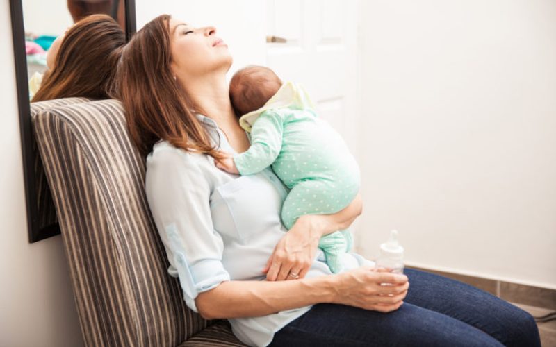 Να γιατί είσαι κουρέλι! Η μητρότητα ισοδυναμεί με 2.5 δουλειές λένε οι έρευνες