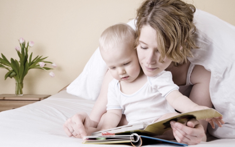 Δεν φαντάζεσαι πόσα προσφέρεις στο μωρό σου όταν του διαβάζεις βιβλία από νωρίς
