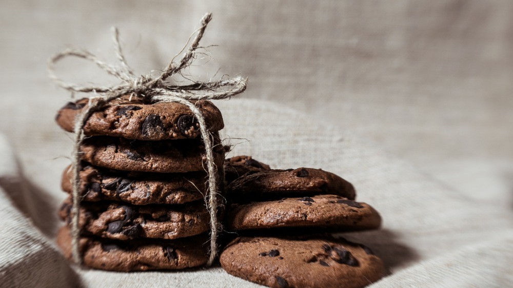 Μπισκότα με ταχίνι και κακάο χωρίς ζάχαρη: Μία φανταστική λιχουδιά μόνο με 4 υλικά