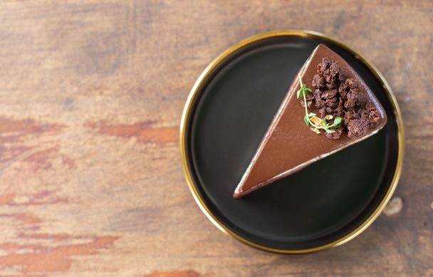 Τούρτα σοκολάτα με τα μελομακάρονα που περίσσεψαν