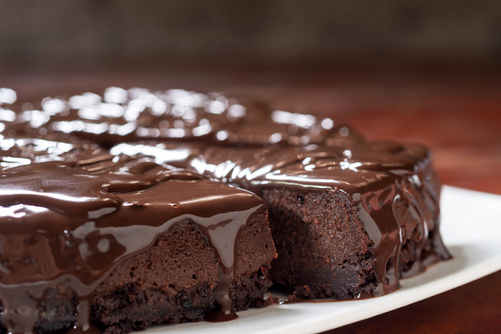 Σοκολατόπιτα με φουντούκια και ελάχιστη ζάχαρη έτοιμη σε 20 λεπτά