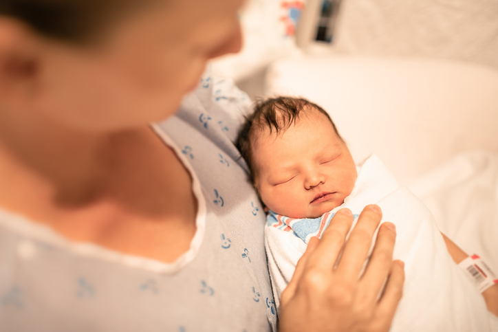 «Πώς έγινα μαμά μετά από διάγνωση λευχαιμίας» – Η αληθινή ιστορία μιας πολύ δυνατής μαμάς