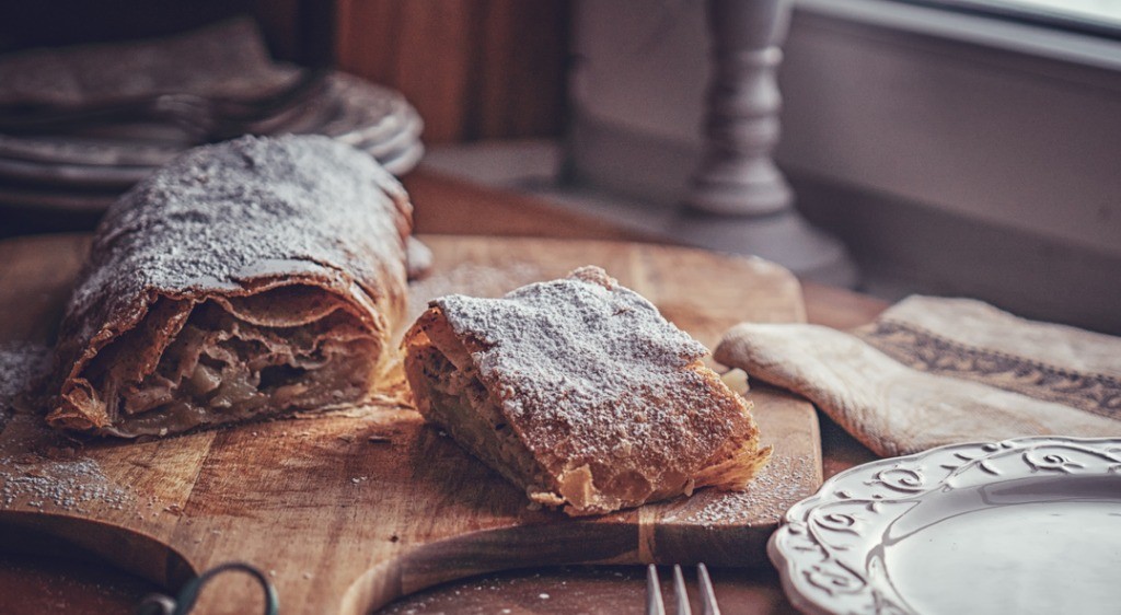 Στρούντελ με μήλο και αχλάδι χωρίς ζάχαρη