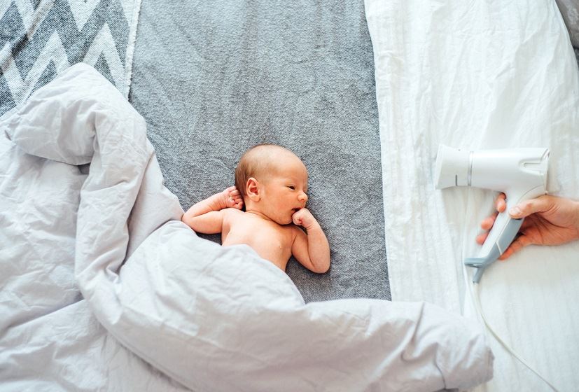 Πόσο ασφαλής είναι τελικά η χρήση λευκού θορύβου προκειμένου να κοιμηθεί ένα μωρό;