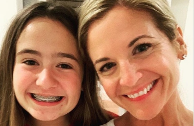 Ο κανόνας μια μαμάς -“Όταν έρχονται παιδιά στο σπίτι αφήνουν τα κινητά στην είσοδο”