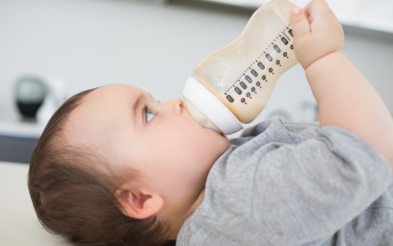 Συναγερμός για σαλμονέλα σε βρεφικό γάλα!- Tι πρέπει να προσέχουν οι γονείς