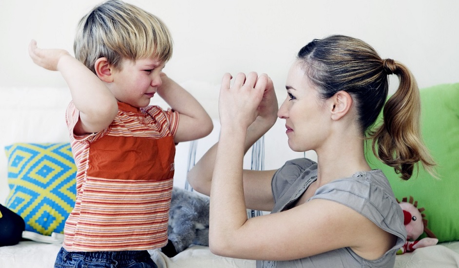 Όταν το παιδί έχει κρίσεις θυμού αναρωτηθείτε: είναι πλήρη τα αποθέματα της αγάπης του;