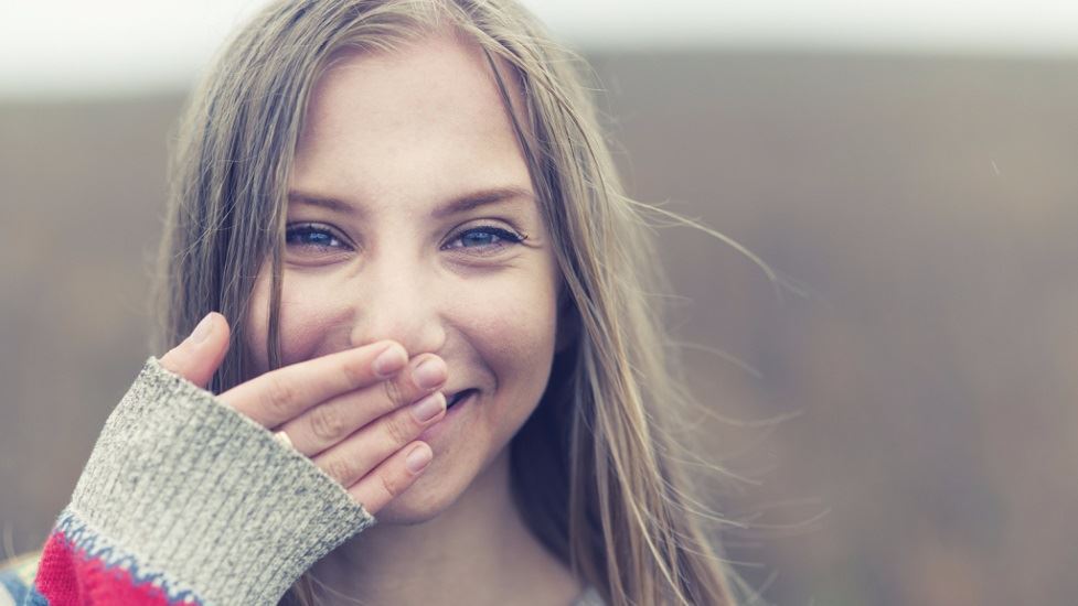 Γιατί οι νέες γενιές κοριτσιών τείνουν να έχουν περίοδο σε ολοένα και μικρότερες ηλικίες;