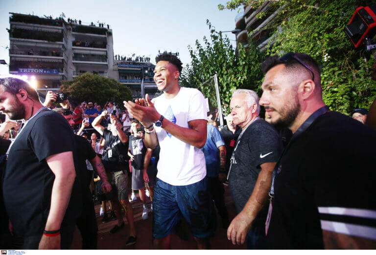 Tα αδέρφια Αντετοκούνμπο ιδρύουν ακαδημία μπάσκετ για φτωχά παιδιά