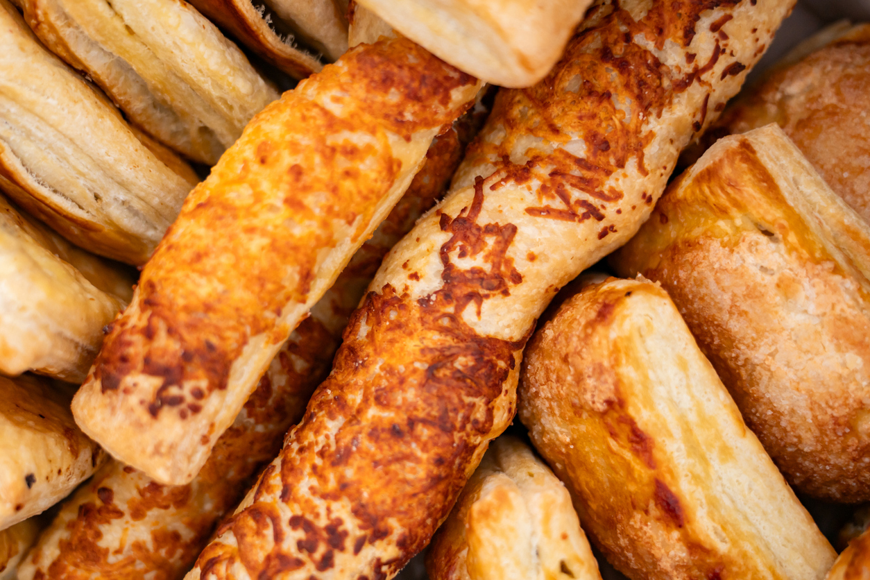 Αφράτα τυροκούλουρα έτοιμα σε 15 λεπτά: Σούπερ λαχταριστό, τραγανό σνακ - τέλειο για κάθε στιγμή