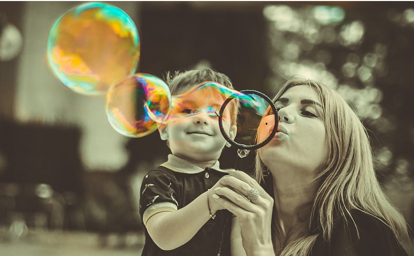 Καλός γονιός είναι αυτός που "επιτρέπει" στο παιδί να ανοίξει τα φτερά του