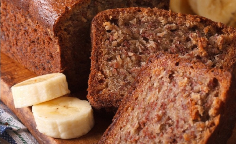 Θρεπτικό κέικ με μπανάνα, χωρίς αλεύρι και ζάχαρη, για μικρούς και μεγάλους