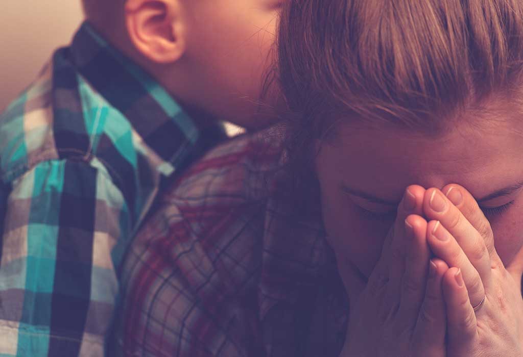 «Όταν μια μητέρα πει ότι είναι κουρασμένη, εννοεί αυτό και μόνο!» | Το viral post μιας μαμάς