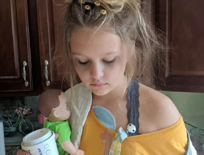 Μια έφηβη "ντύθηκε" κουρασμένη μαμά για το Halloween και έγινε viral!