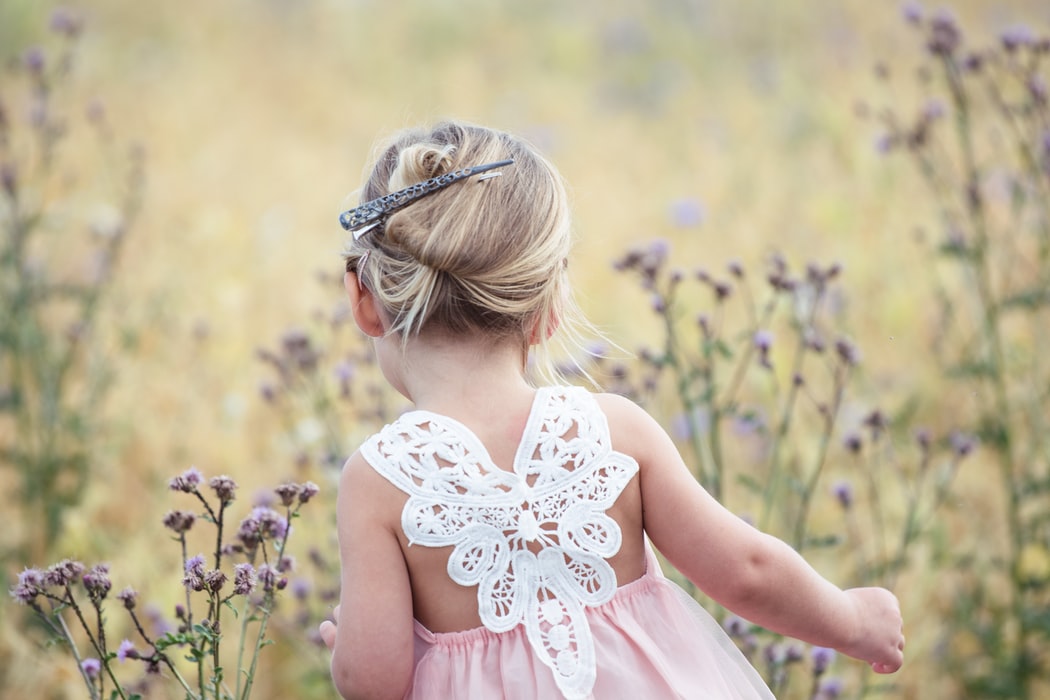 10 πράγματα που μπορούμε να κάνουμε ως γονείς για να βοηθήσουμε το παιδί μας να «ανθίσει»