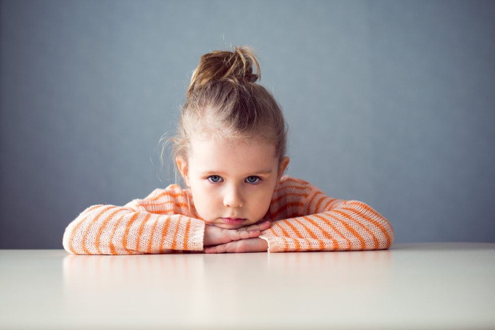 Περνάμε περισσότερο χρόνο μπροστά στην τηλεόραση από ό,τι με τα παιδιά μας