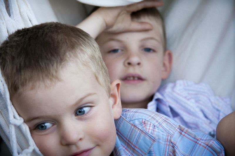 "Το πιο ωραίο δώρο που μπορείς να κάνεις στο παιδί σου είναι να το αφήσεις ήσυχο"