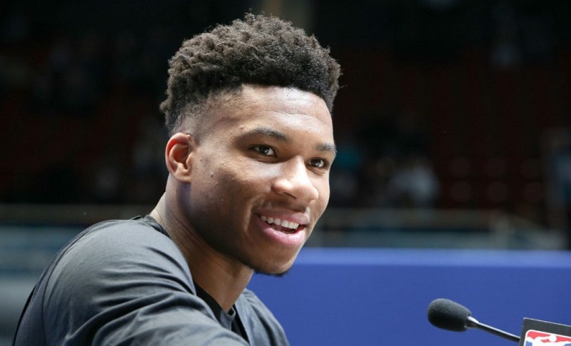 Η συγκινητική κίνηση του Γιάννη Αντετοκούνμπο – Το δώρο του σε παιδί με Σύνδρομο Down