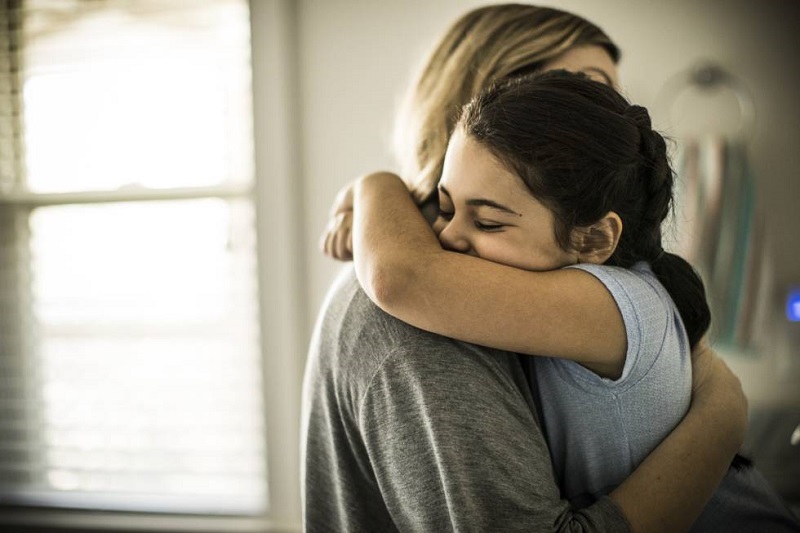 Παιδί μου κι απόψε θα κάνω ότι κοιμάμαι, για να πας κι εσύ να κοιμηθείς