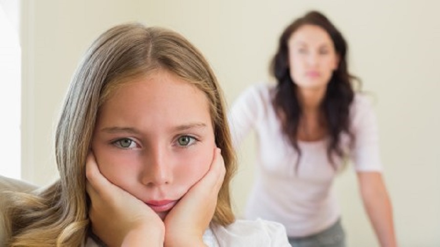 Τσακωνόμαστε με τα παιδιά μας επειδή μοιάζουμε σαν δυο σταγόνες νερό!