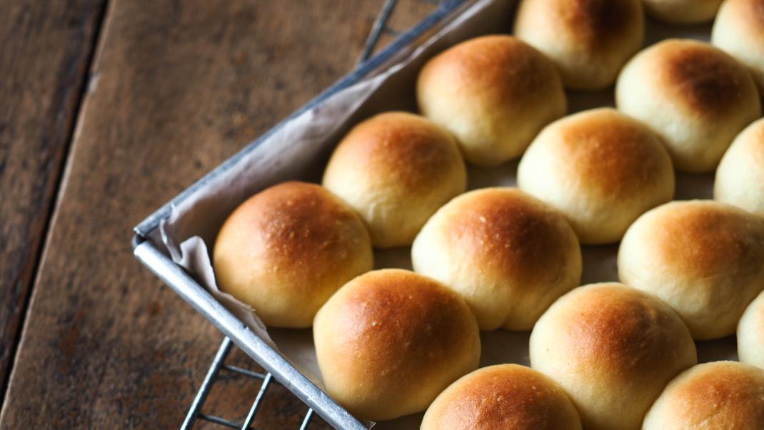 Αφράτα ψωμάκια για τα σάντουιτς των παιδιών