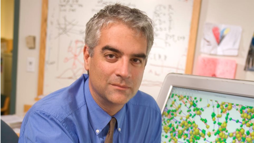 Κορονοϊός - Προειδοποιεί ο καθηγητής Χριστάκης (Yale): Το 40% του παγκόσμιου πληθυσμού θα νοσήσει