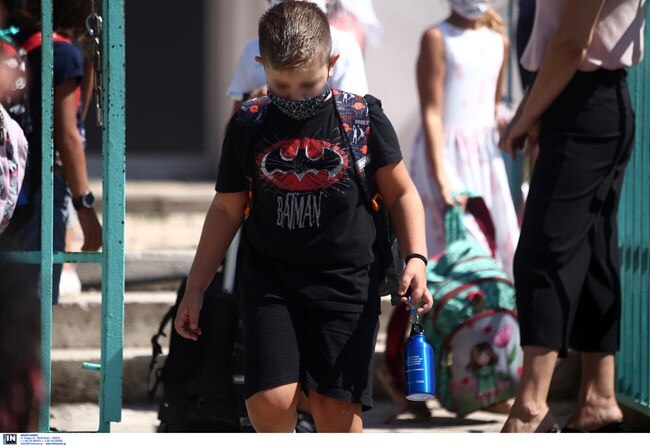 Τι πρέπει να κάνουν γονείς και καθηγητές, σε περίπτωση που εμφανιστεί κρούσμα σε σχολείο