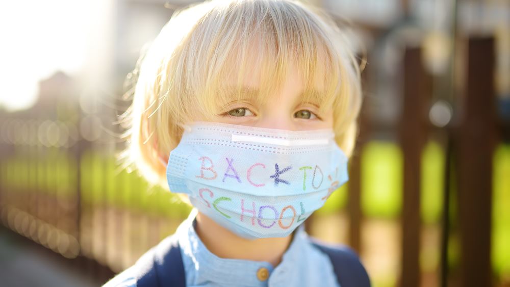 10 βήματα για να συνηθίσουν τα παιδιά τη μάσκα στο σχολείο