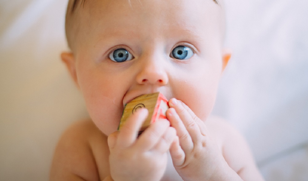 12 πράγματα που δεν φαντάζεστε ότι μπορεί να κάνει το μωρό σας στην ηλικία των 0-3 μηνών