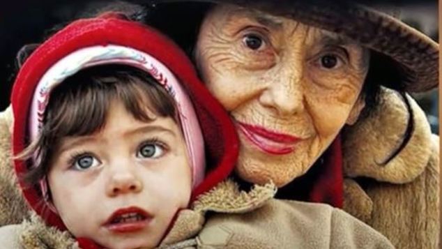 Θυμάστε τη γυναίκα που έγινε μητέρα στα 66 της χρόνια; Αυτή είναι η ζωή της 15 χρόνια μετά!