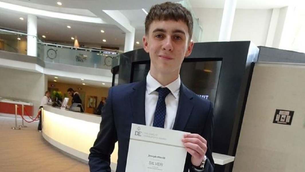 19χρονος ξύπνησε από κώμα μετά από 11 μήνες και δεν ξέρει τίποτα για την πανδημία