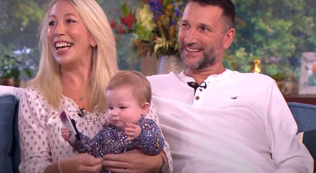 Η ιστορία μίας Βρετανίδας που έγινε μητέρα στα 47 της: «Είχα εγκαταλείψει κάθε ελπίδα»