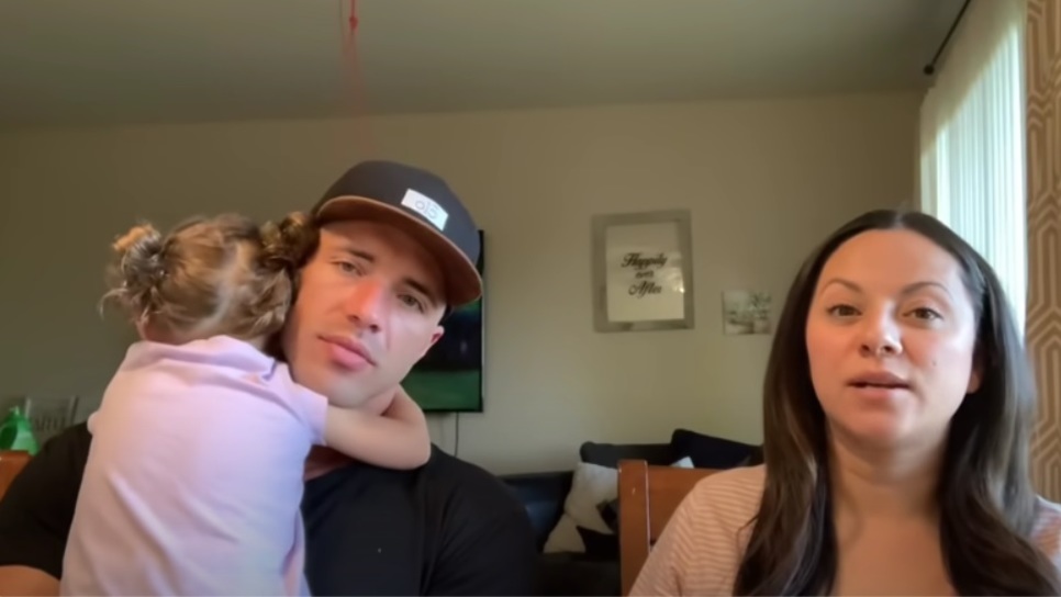 Γονείς αυτιστικού παιδιού συγκέντρωσαν σε ένα βίντεο όλες τις συμπεριφορές που οδήγησαν στη διάγνωση