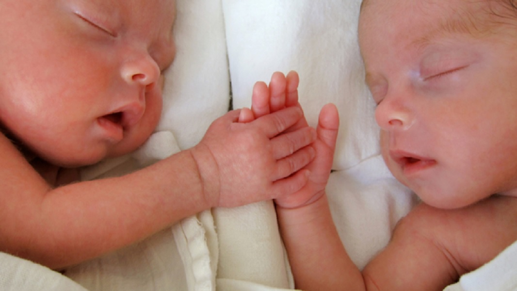 Ένα μικρό θαύμα - Απέκτησε δίδυμα αφού είχε χάσει 12 μωρά