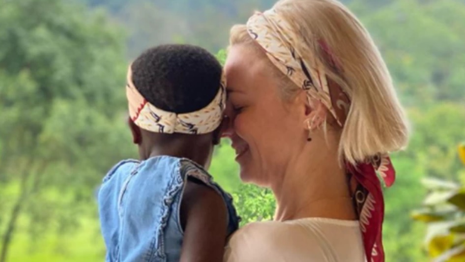 "Πρώτη φορά μαμά" - το συγκινητικό μήνυμα της Χριστίνας Κοντοβά με την μικρή Έιντα